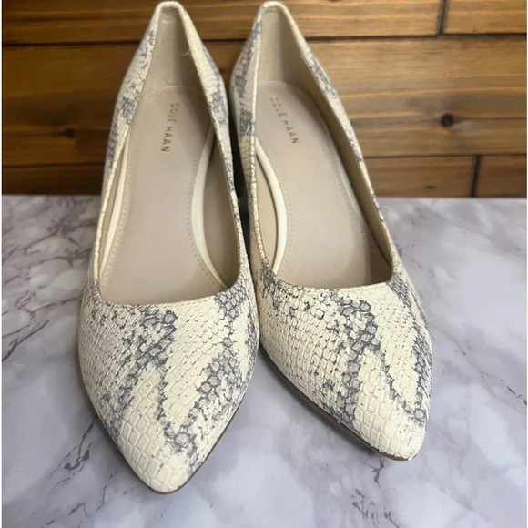 Cole Haan woman’s Karena Chalk Python Print Leather Block Heel Pump size 6B - Picture 2 of 7